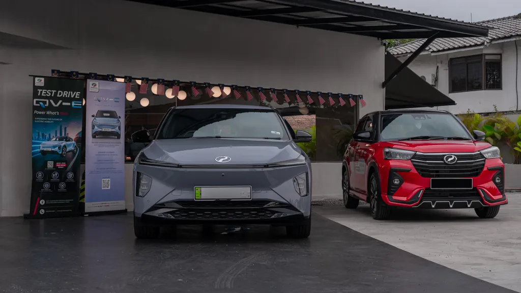 Perodua Traz and QV-E on display at Carfeidian