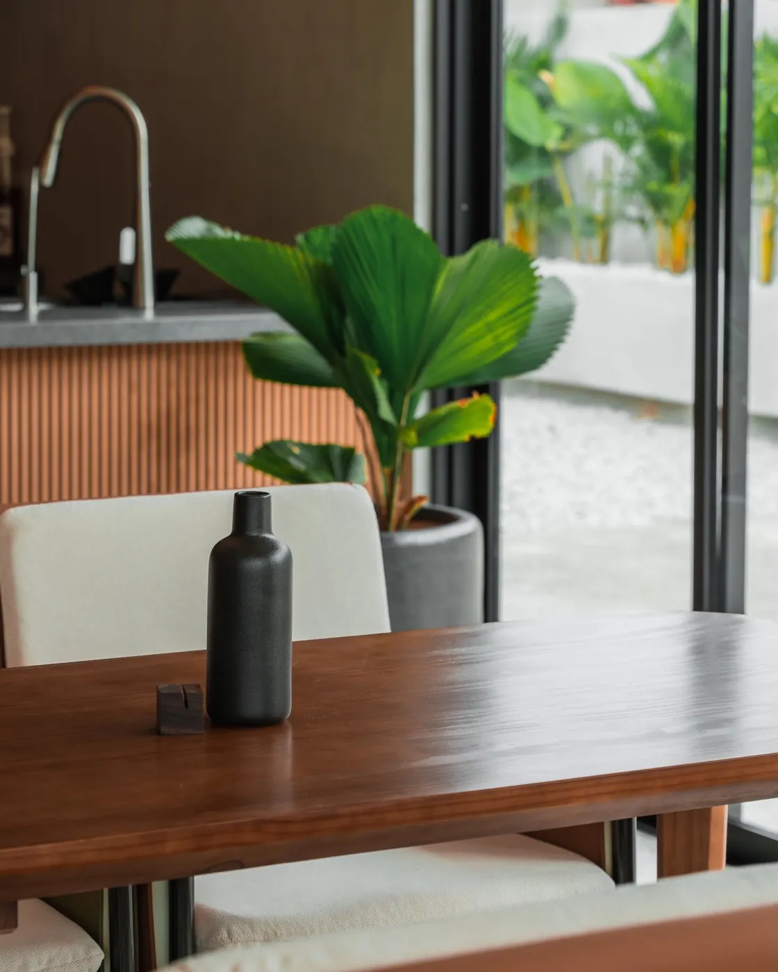 Cafe dining detail